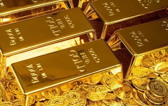 Brazil Cuts Dollar Holdings, Adds 42 Tons of Gold as BRICS Push Grows