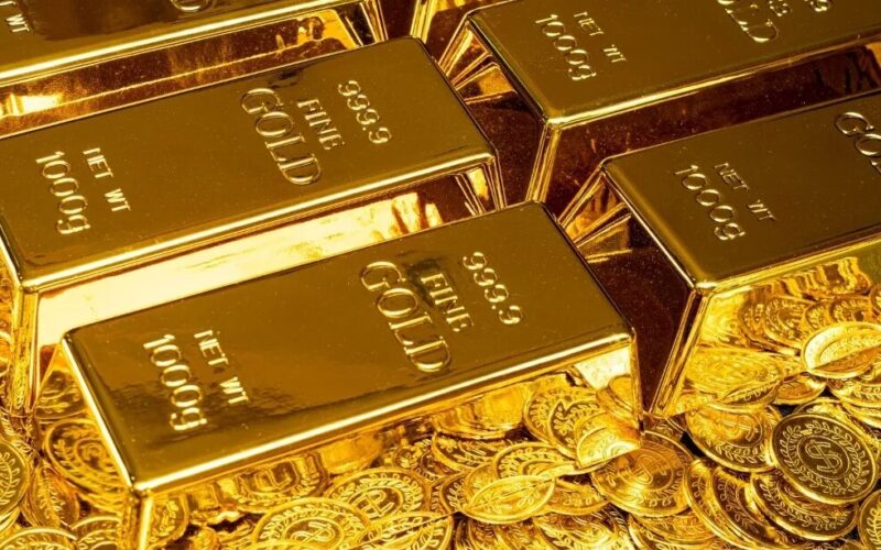 Brazil Cuts Dollar Holdings, Adds 42 Tons of Gold as BRICS Push Grows