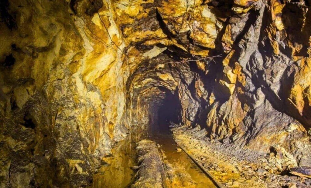 Huge Gold Deposit in China Adds Weight to BRICS Strategy