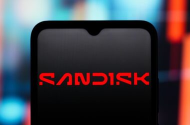 Sandisk Stock Surge Driven By Nasdaq-100 Inclusion And AI Demand