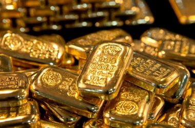 Morgan Stanley Cuts Gold Target to $5,200 as Yields Rise