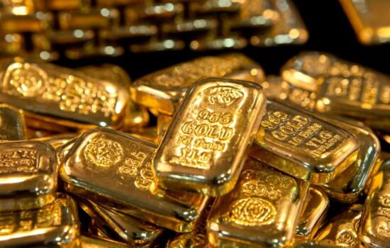 Morgan Stanley Cuts Gold Target to $5,200 as Yields Rise