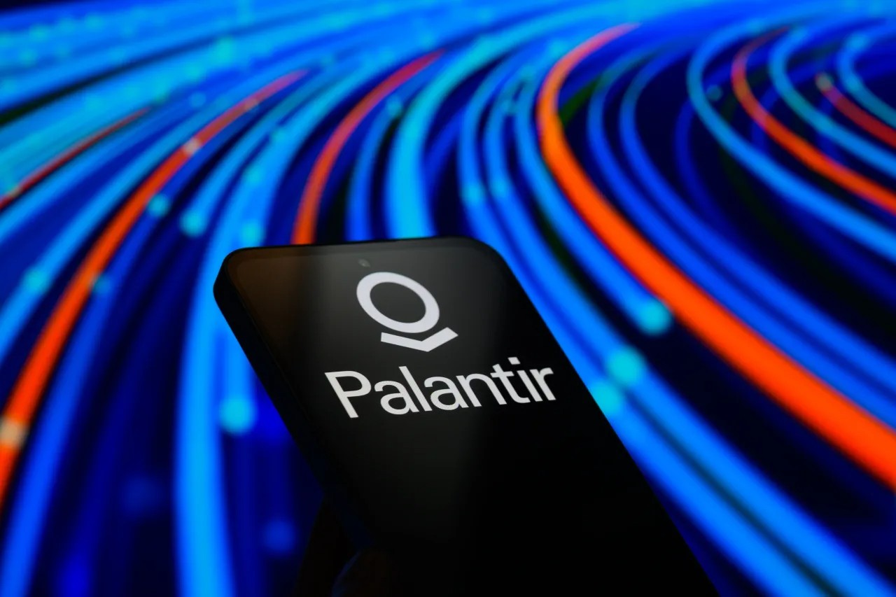 Michael Burry Gives Blunt Warning To Palantir Stock