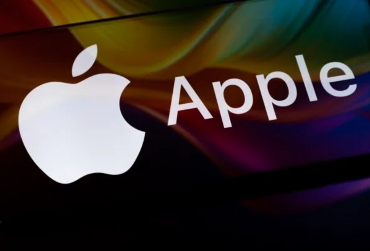 2 minute read Apple Stock (AAPL) To Plunge Below $300, Warns UBS Analyst June 4, 2026
