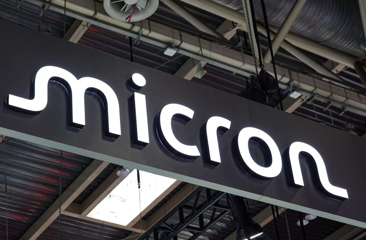 When to Sell Micron Stock? Apply Buffet Strategy