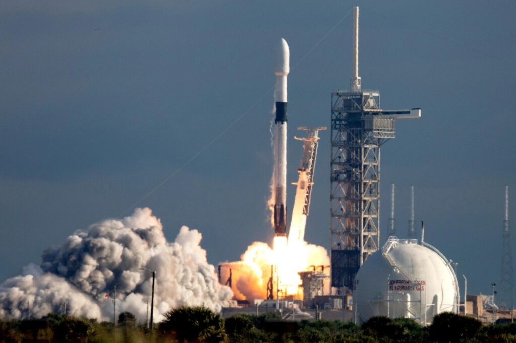 SpaceX Stock Slides After Earnings, Wall Street Stays Bullish