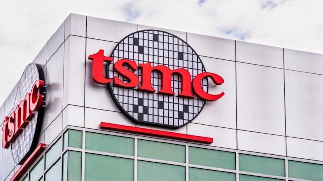 Why Warren Buffett Left Taiwan Semiconductor Despite AI Dominance