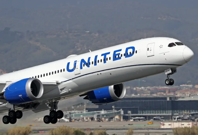 United Airlines Adds New Boeing 787 Routes as Premium Seats Could Lift UAL Stock
