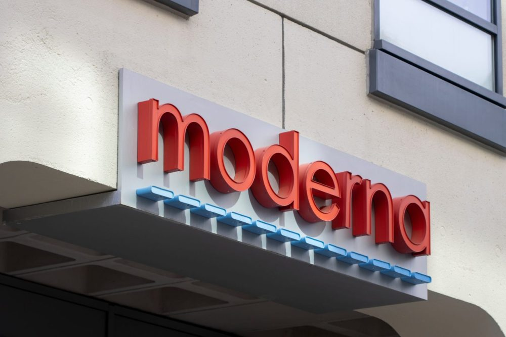 Moderna Stock Melanoma Vaccine Boosts Price And Forecast