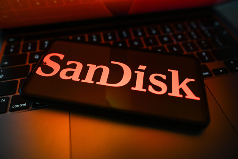 semiconductor stock sandisk sndk hbm